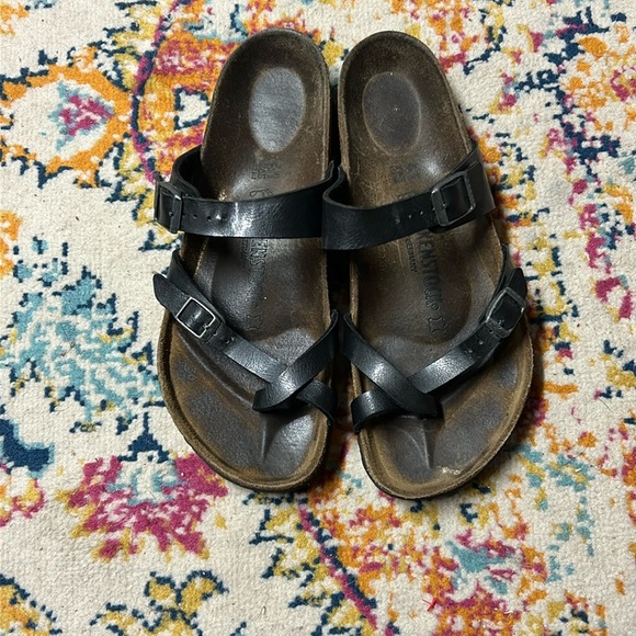 Birkenstock Shoes - 👣Birkenstock 41 Ladies 10 Men’s 8 black sandal.
